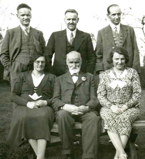 Henry Morse (front centre) with his children in the early 1930s. 
Back: William, Ernest and Frederick. Front: Lily, Henry and Mabel